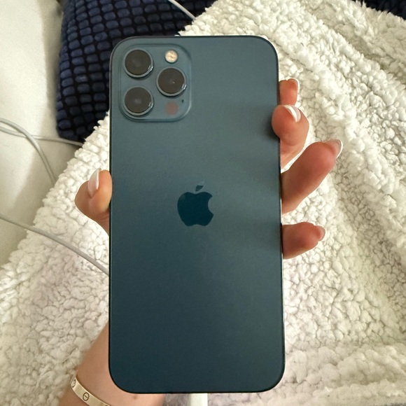 iPhone 12 Pro Max 128GB - Picture 3 of 4